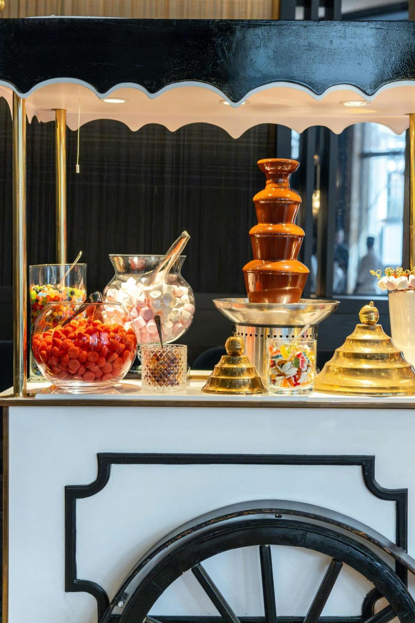 Prince De Galles, A Luxury Collection Hotel, Párizs Kültér fotó